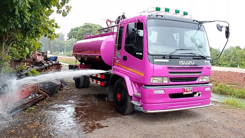 Isuzu 6 ล้อ #เดก้า 200แรง #รถน้ำ 6,000 ลิตร ปี48 