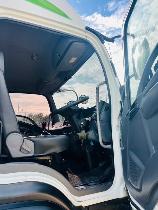 ISUZU FTR240  รถบรรทุก 6ล้อ ตู้แห้ง ปี 63 