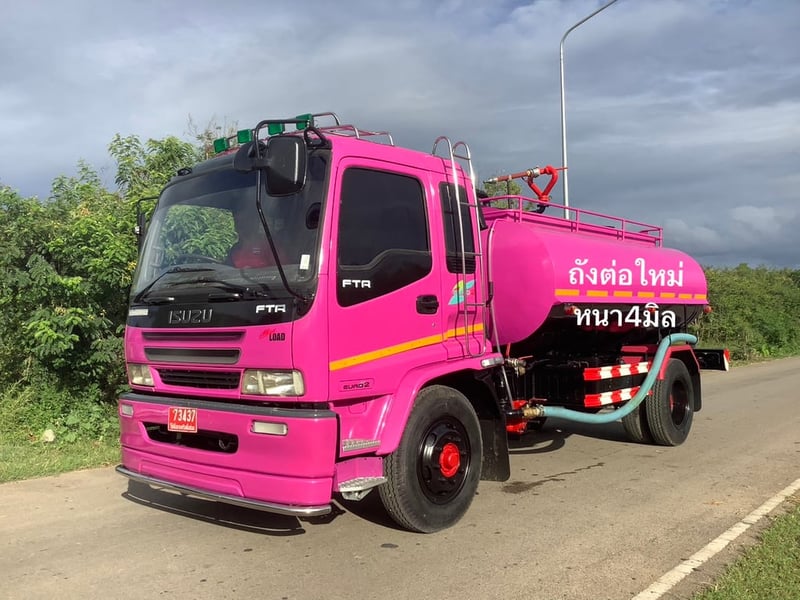 Isuzu 6 ล้อ เดก้า  200 แรงปี 48 รถน้ำ 6,000 ลิตร