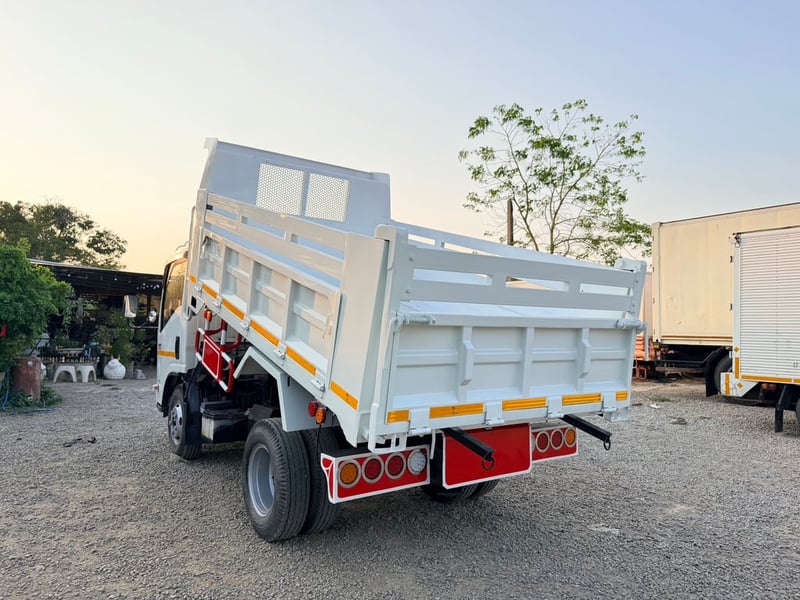 Isuzu NMR 130 ปี64 ดั้มพ์ 3คิว