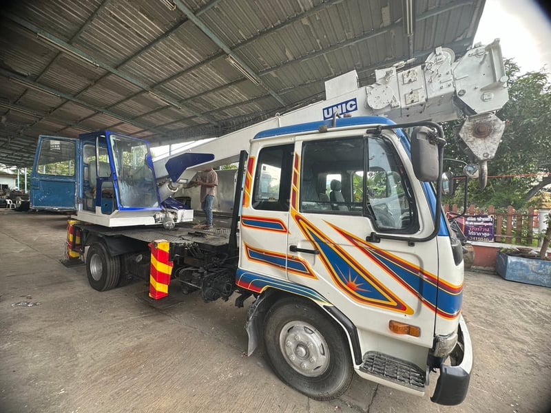 Nissan 6 ล้อเครน 7 ตัน  ราคา  550,000