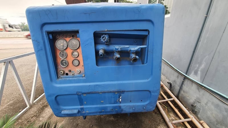 1.เครื่องเจาะแอร์แทรคยี่ห้อฟูรูกาว่า200 2.เครื่องปั๊มลมยี่ห้อแอร์แมน รุ่นPDS750S 3.เครื่องปั๊มลมยี่ห้อแอร์แมนรุ่นPDS175S