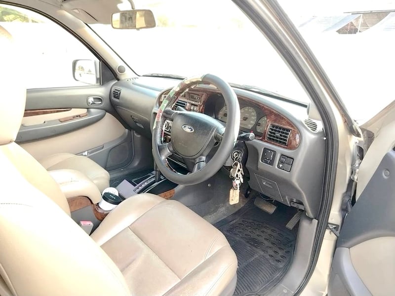 FORD EVEREST 2.5 ดีเซล เกียร์ออโต้ ปี47