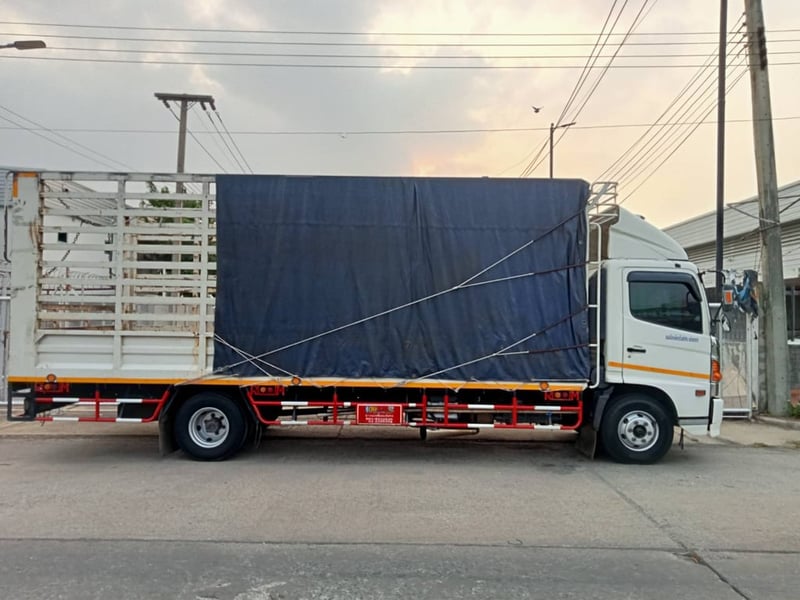 6 ล้อ Hino 175แรง คอก  