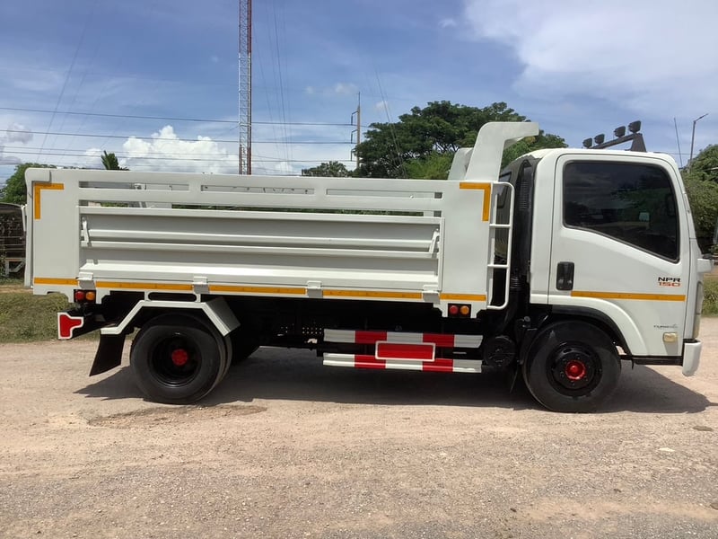 6ล้อIsuzu NPR150แรง ปี 57 ดั้มพ์ 