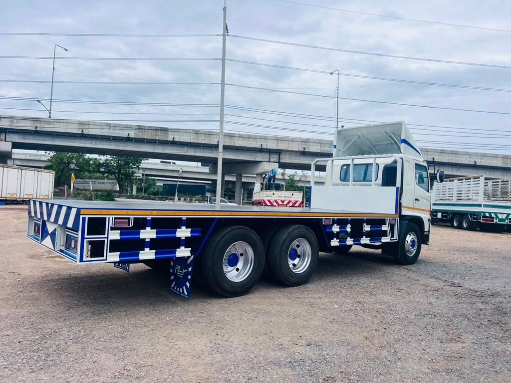 Hino 10ล้อพื้นเรียบ FL8J 212 แรง ยาว 6.50 ม ปี 57 พื้นเรียบต่อใหม่