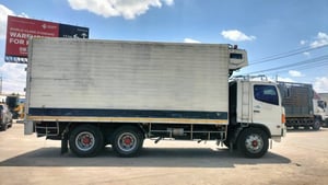 HINO สิบล้อ ตู้ห้องเย็น ฮีโน่เมก้า 260แรง เพลาเดียว รถบรรทุก 10ล้อ ตู้เย็น ปี2010