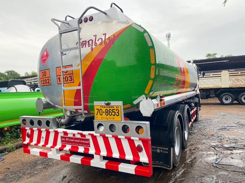 ISUZU FVM240 แท้งน้ำมัน 18000 ลิตร ปี 58 ISUZU FVM240 แท้งน้ำมัน 18000 ลิตร ปี 58