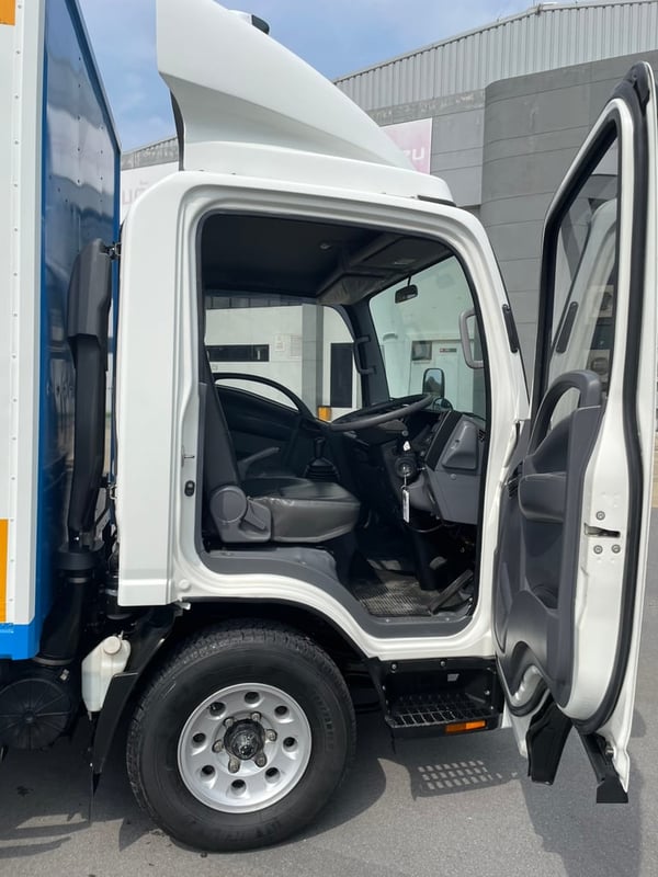 ISUZU NLR130 ตู้ทึบ ปี65 