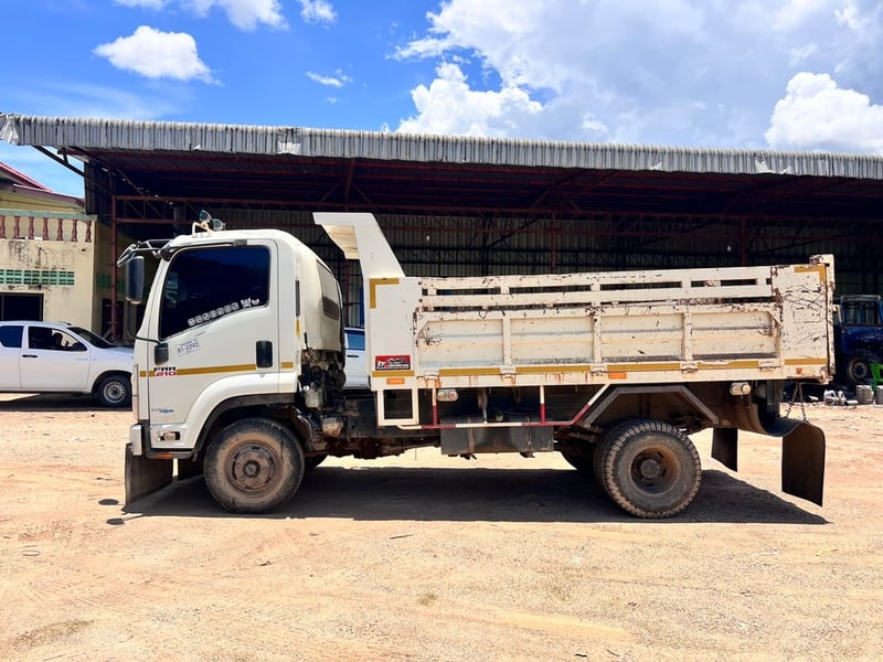 Isuzu FRR210 ดั้มพ์ ปี52 