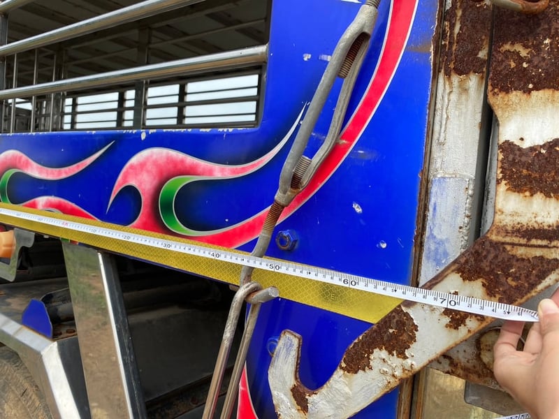 คอกหมู ยาว 6.5 เมตร แสตนเลสทั้งหมด ท้ายลิฟต์ ปี61 