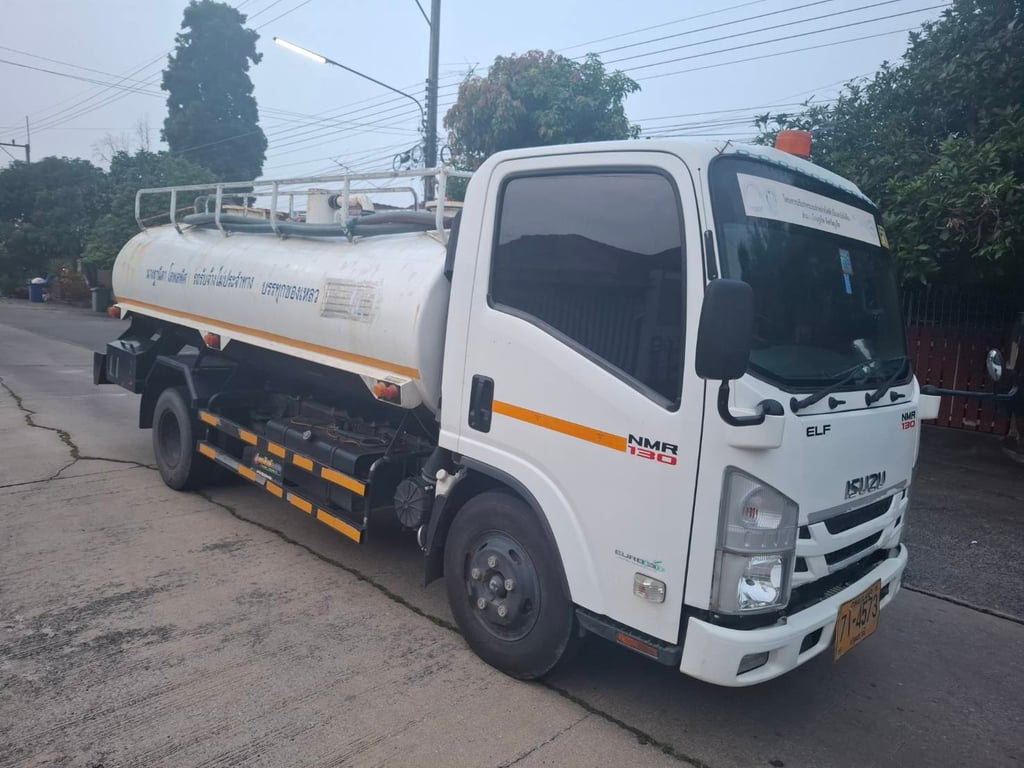Isuzu 6 ล้อ ISUZU NMR 130 รถดูดสิ่งปฎิกูล (เจ้าของขายเอง)