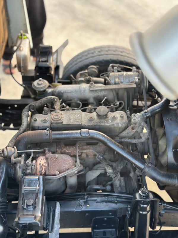 ISUZU NKR หัวการ์ตูน (รถห้างแท้) ISUZU NKR หัวการ์ตูน (รถห้างแท้)