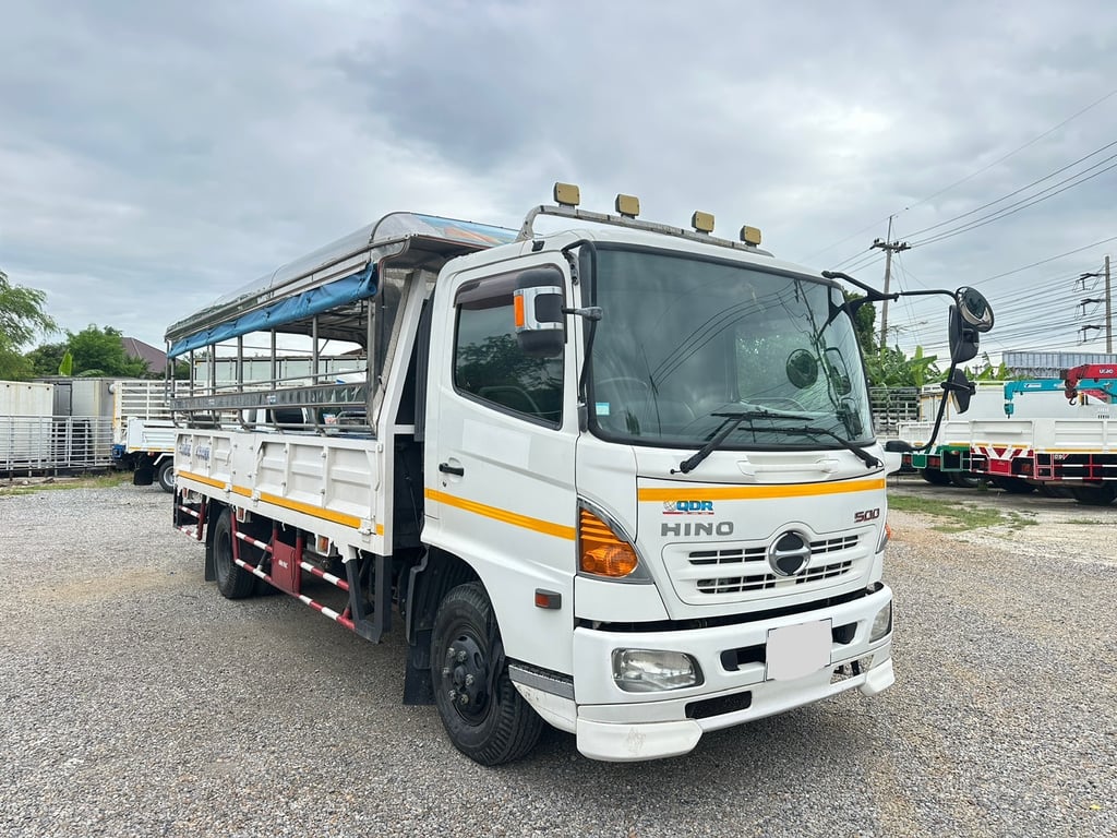 Hino mega 500 ปี57 รถสองแถว กระบะยาว 5.60เมตร Hino mega 500 ปี57 รถสองแถว กระบะยาว 5.60เมตร