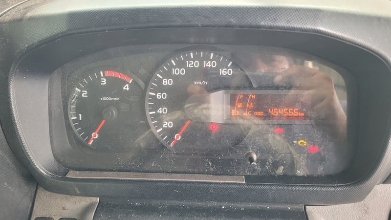 HINO XZU 150 ปี 57 ตู้2บาน HINO XZU 150 ปี 57 ตู้2บาน