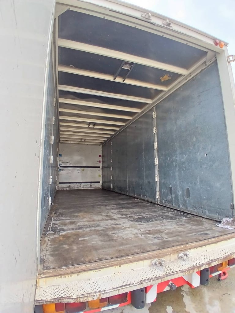 ขายตู้เปล่า #สิบบาน ตามสภาพ (ไม่รวมติดตั้ง)   คัสซี 84ขนาดวัดใน 7.50 ,ก.2.36,ส.2.52 