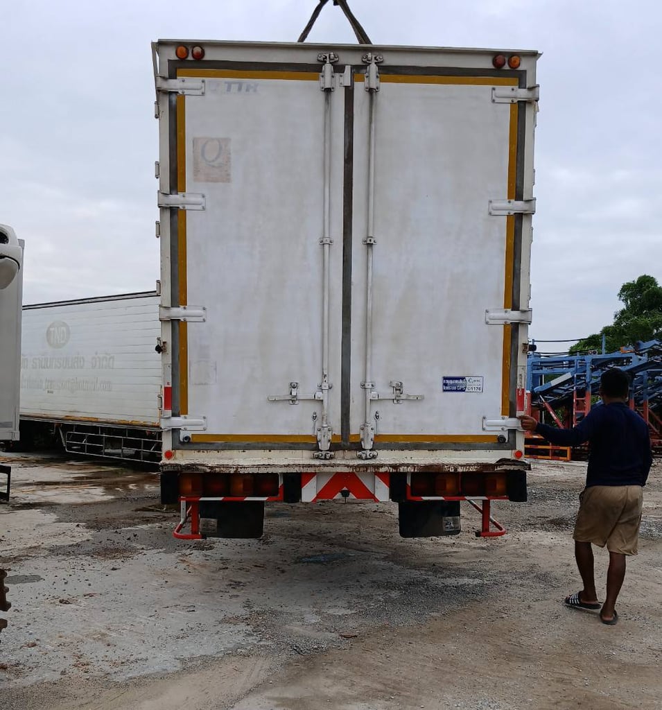 ขายตู้เปล่า #สิบบาน ตามสภาพ (ไม่รวมติดตั้ง)   คัสซี 84ขนาดวัดใน 7.50 ,ก.2.36,ส.2.52 