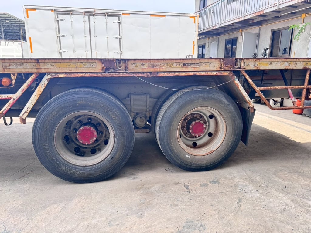10 ล้อ พื้นเรียบ HINO 212 ปี 53 