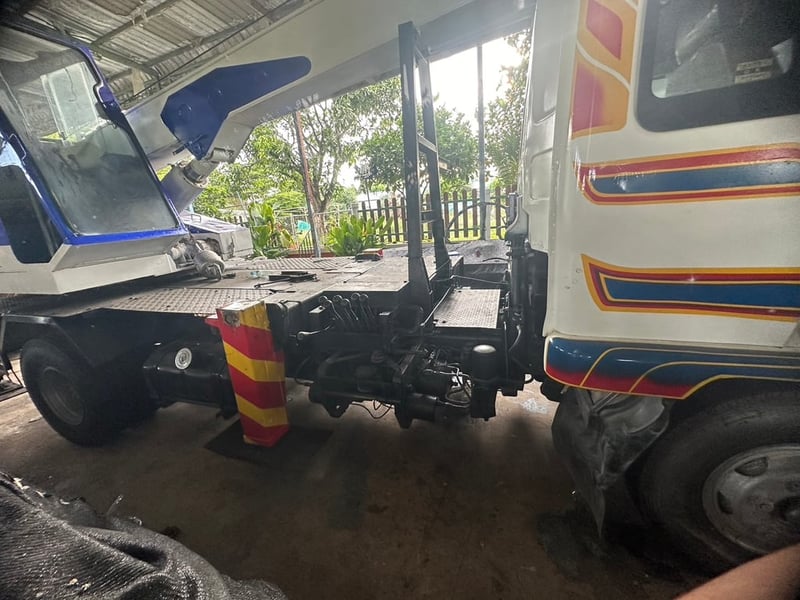 Nissan 6 ล้อเครน 7 ตัน  ราคา  550,000