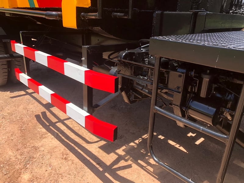 นิสสัน 6ล้อ PKB220แรง ยูโร2 รถขยะ ปี45 ราคา 650,000 บาท