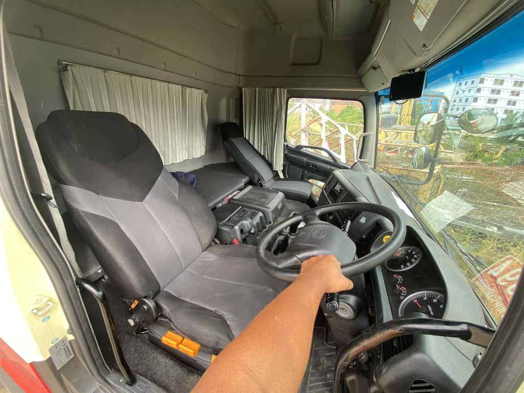 Hino Profia s700 เครื่อง E13C MT 7 Speed แท่นเตี้ย 12 ล้อ Hino Profia s700 เครื่อง E13C MT 7 Speed แท่นเตี้ย 12 ล้อ