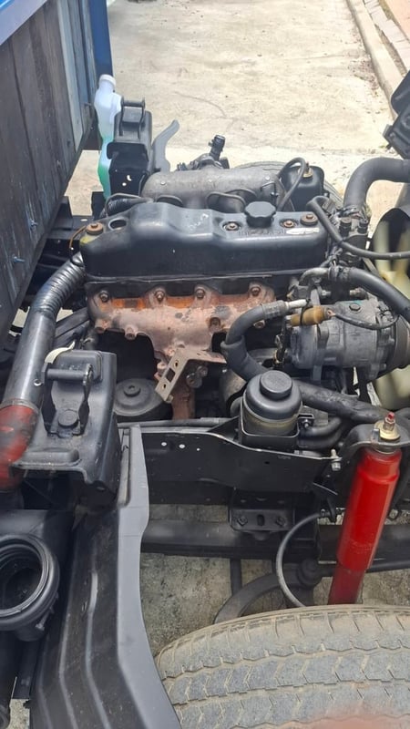 Isuzu NKR รถปี48 มีลิฟท้าย กระบะยาว3.50 ม. กระบะกว้าง 1.84 ม. Isuzu NKR รถปี48 มีลิฟท้าย กระบะยาว3.50 ม. กระบะกว้าง 1.84 ม.
