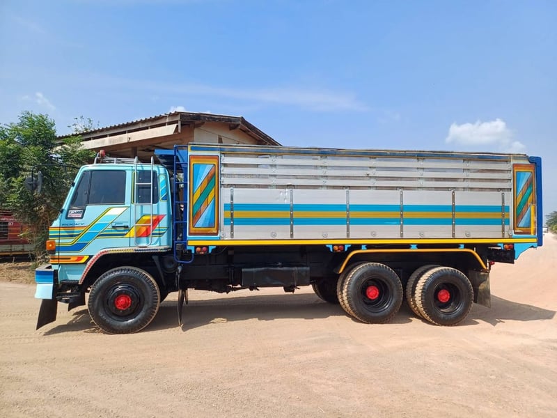 Isuzu Rocy 10 ล้อดั้มพ์ (2เพลา) 195แรง ปี41 