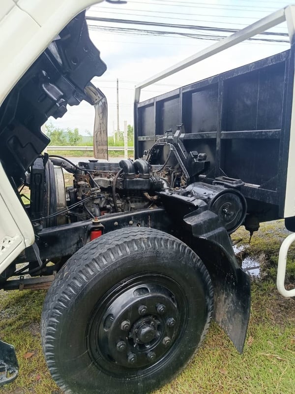 Isuzu 6 ล้อ พื้นเรียบ ปี 45 ยาว 7.2ม.