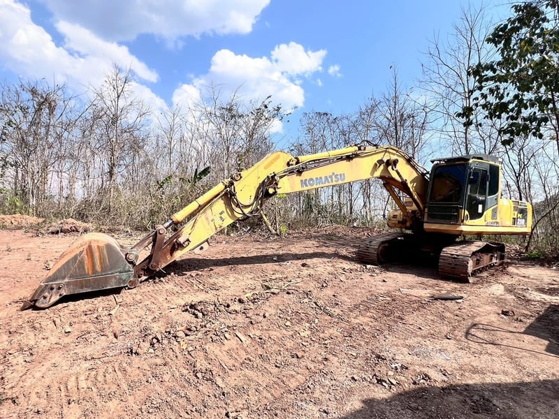 KOMATSU 210-8 mo กล้องหลัง ไฟฟ้าครบ รถพร้อมทำงาน เอกสารเล่มทะเบียน 