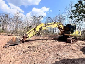 KOMATSU 210-8 mo กล้องหลัง ไฟฟ้าครบ รถพร้อมทำงาน เอกสารเล่มทะเบียน 