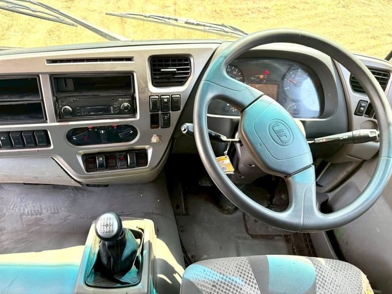 UD Truck CWE 350 ทะเบียน AP76 - 67-2573 , 67-2574