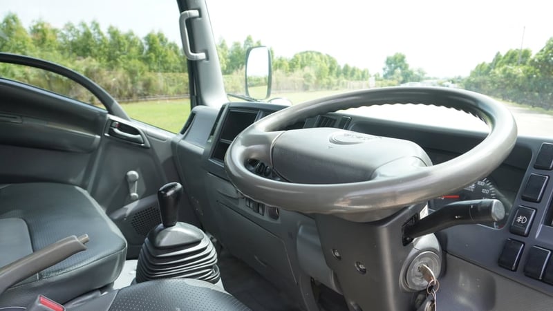 ISUZU NLR130 ปี57 ตู้ทึบ
