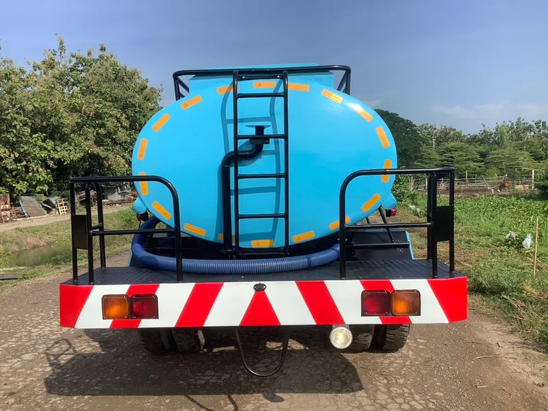 มิตซู 6 ล้อ FK458(195แรง)เพลาบุ๋มปี 49  รถน้ำ 6,000 ลิตร