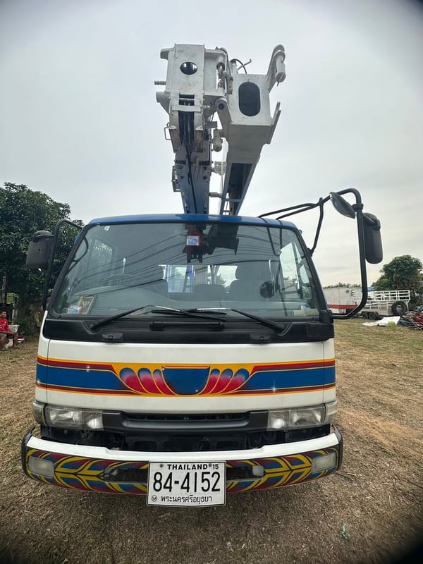 Nissan 6 ล้อเครน 7 ตัน  ราคา  550,000