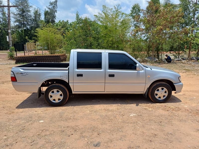 Isuzu Dragon 4 ประตู เครื่อง 2.5 ปี45 