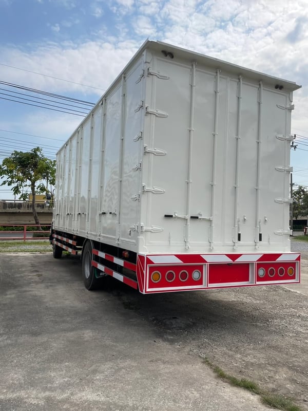 6 ล้อ FTR240 ปี 60 ตู้ทึบ 10 บาน  