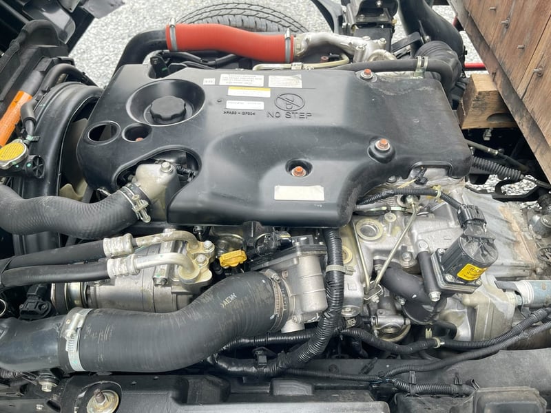  ISUZU NLR 130 แรงเทอร์โบ 4 ล้อ 2 แถวพร้อมที่นั่งรถห้างแท้ ปี 2560  
