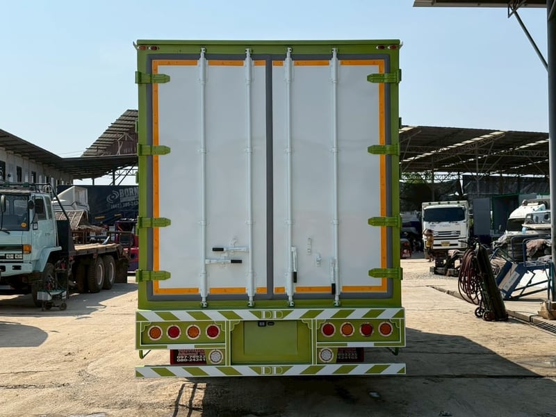 6 ล้อ ISUZU FRR 210 ปี 63 ตู้ 10 บาน พร้อมใช้