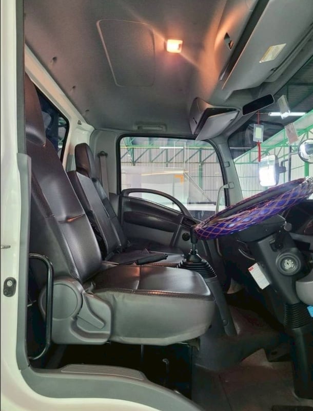 6 ล้อ FRR210 คอกเปิดข้าง ปี 64 กระบะยาว5.6ม. 