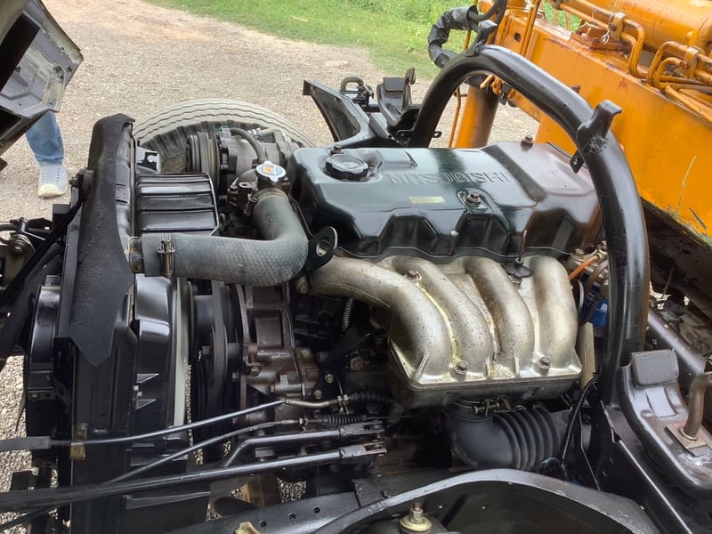 มิตซู 6 ล้อดั้ม 130 แรง กระเช้า ยูโร2 ปี 45  ราคา 290,000 บาทบาท 