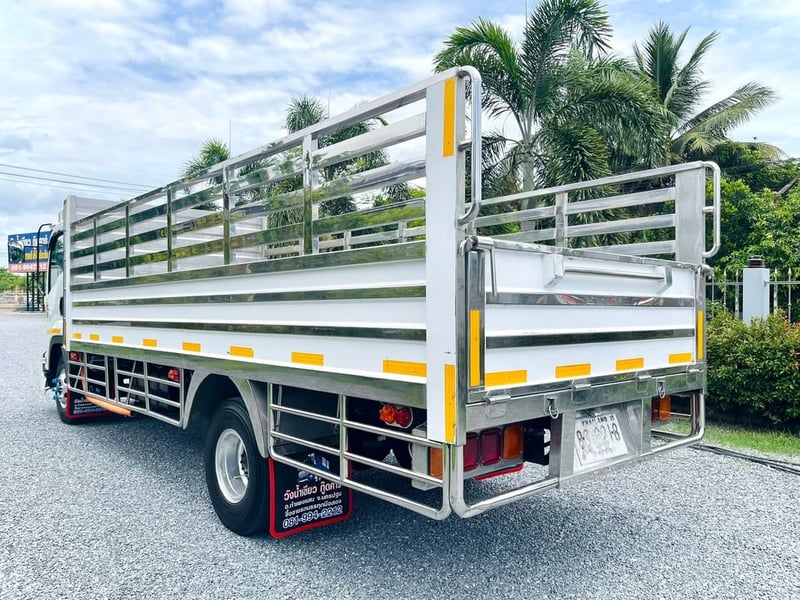 6 ล้อ ISUZU FRR 190 แรง เทอร์โบ ปี60 กระบะสแตนเลสทั้งลูก ยาว 5.60 กว้าง 2.20 สูง 1.30 เมตร 