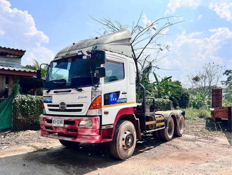 HINO หัวลาก 2 เพลา หัวพร้อมหาง  เครื่อง EP100 เทอร์โบ 285 แรง หาง 2 คาน  บันไดไฮดรอริก มีเล่ม 