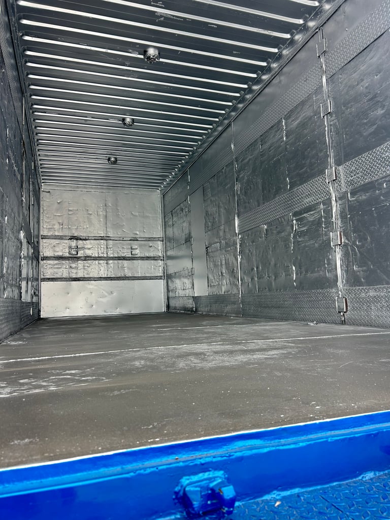 ISUZUรุ่นFTRเครือง240 ปี57 ตู้ทึบยาว7.5เมตร