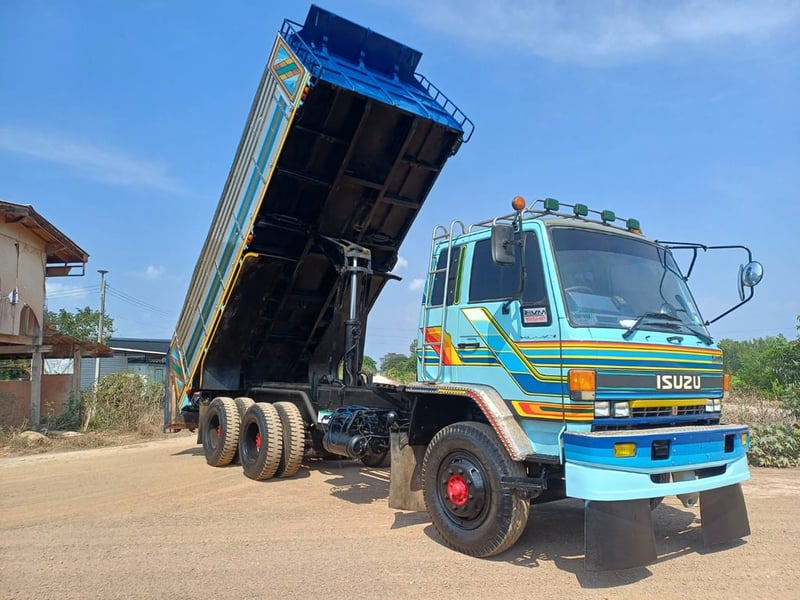 Isuzu Rocy 10 ล้อดั้มพ์ (2เพลา) 195แรง ปี41 