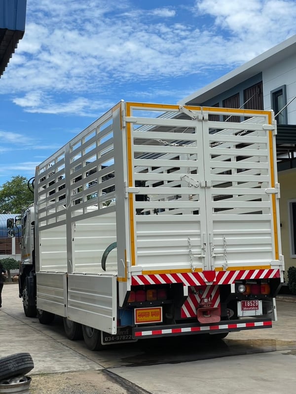 Hino 12 ล้อคอก พร้อมเฮียบ รถสภาพป้ายแดง รถยังไม่ได้จดทะเบียน Hino 12 ล้อคอก พร้อมเฮียบ รถสภาพป้ายแดง รถยังไม่ได้จดทะเบียน