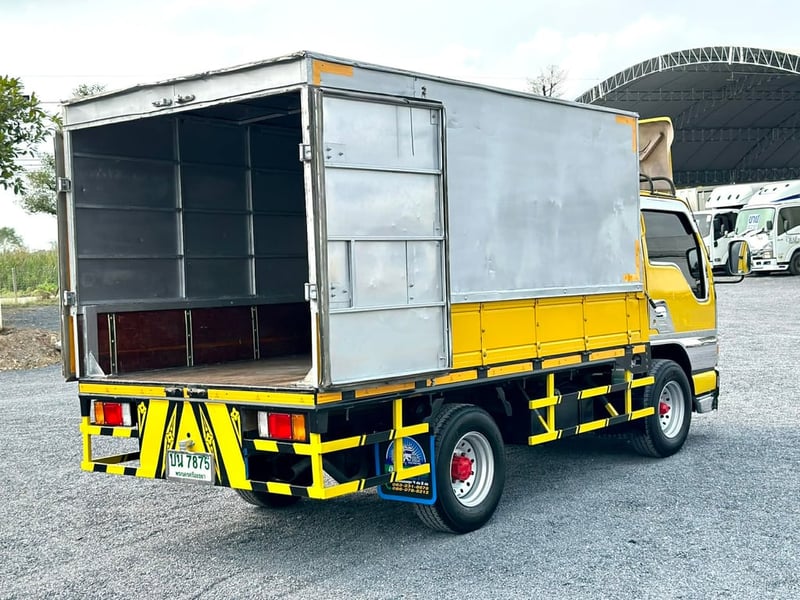 𝐈𝐒𝐔𝐙𝐔 𝐍𝐊𝐑 เครื่อง 100 แรง หัวการ์ตูน กระบะคาร์โก้ ร้อมตู้ทึบ 𝐈𝐒𝐔𝐙𝐔 𝐍𝐊𝐑 เครื่อง 100 แรง หัวการ์ตูน กระบะคาร์โก้ ร้อมตู้ทึบ