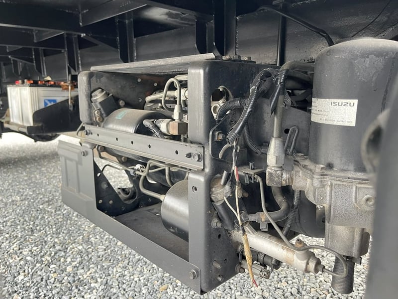 6 ล้อ ISUZU FRR 210 แรงเทอร์โบ ปี 2554 ยาว 5.60 กว้าง 2.45 เมตร 