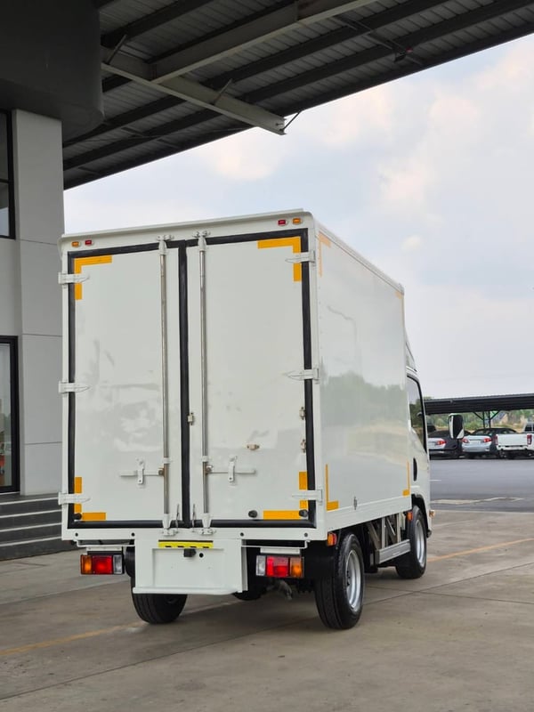 ISUZU NLR130 ปี58 ตู้แห้ง ยาว3เมตร 