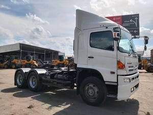 HINO เมก้าซีรี่ย์ 500 เครื่อง 380แรงม้า รถบรรทุก 10ล้อ หัวลาก เฉพาะหัว HINO เมก้าซีรี่ย์ 500 เครื่อง 380แรงม้า รถบรรทุก 10ล้อ หัวลาก เฉพาะหัว