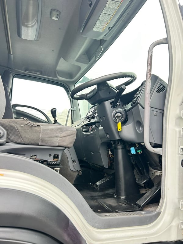 ISUZUรุ่นFTRเครือง240 ปี57 ตู้ทึบยาว7.5เมตร